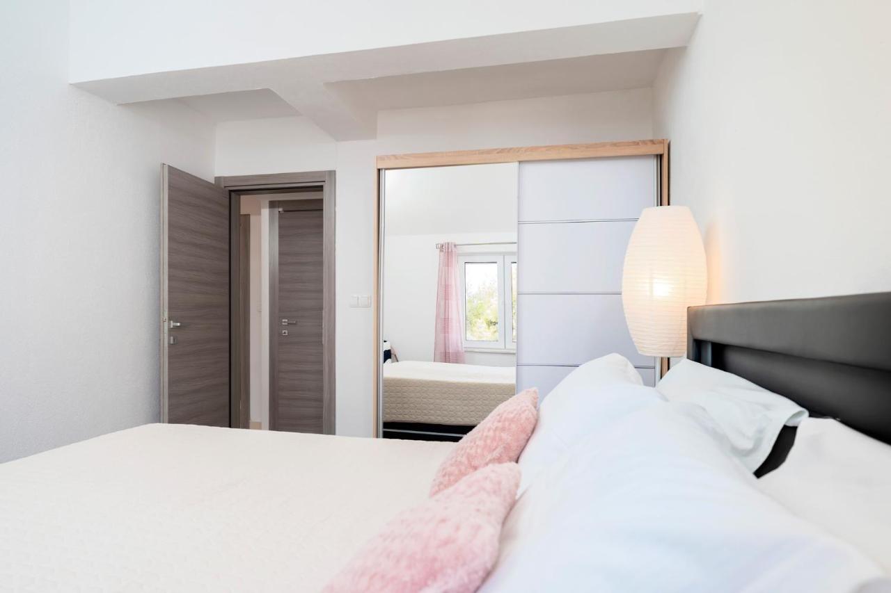 Guest House Marinna 브로보스카 외부 사진