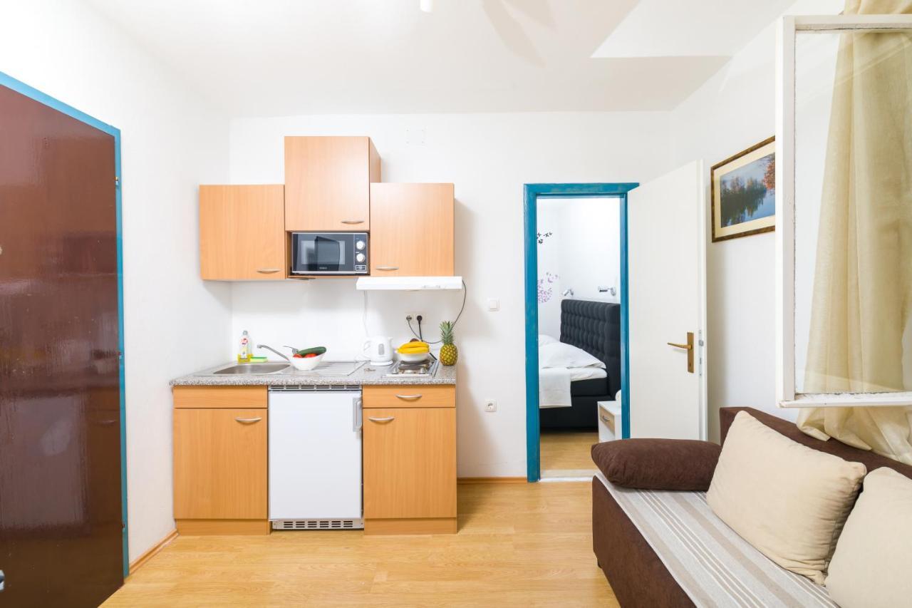 Guest House Marinna 브로보스카 외부 사진