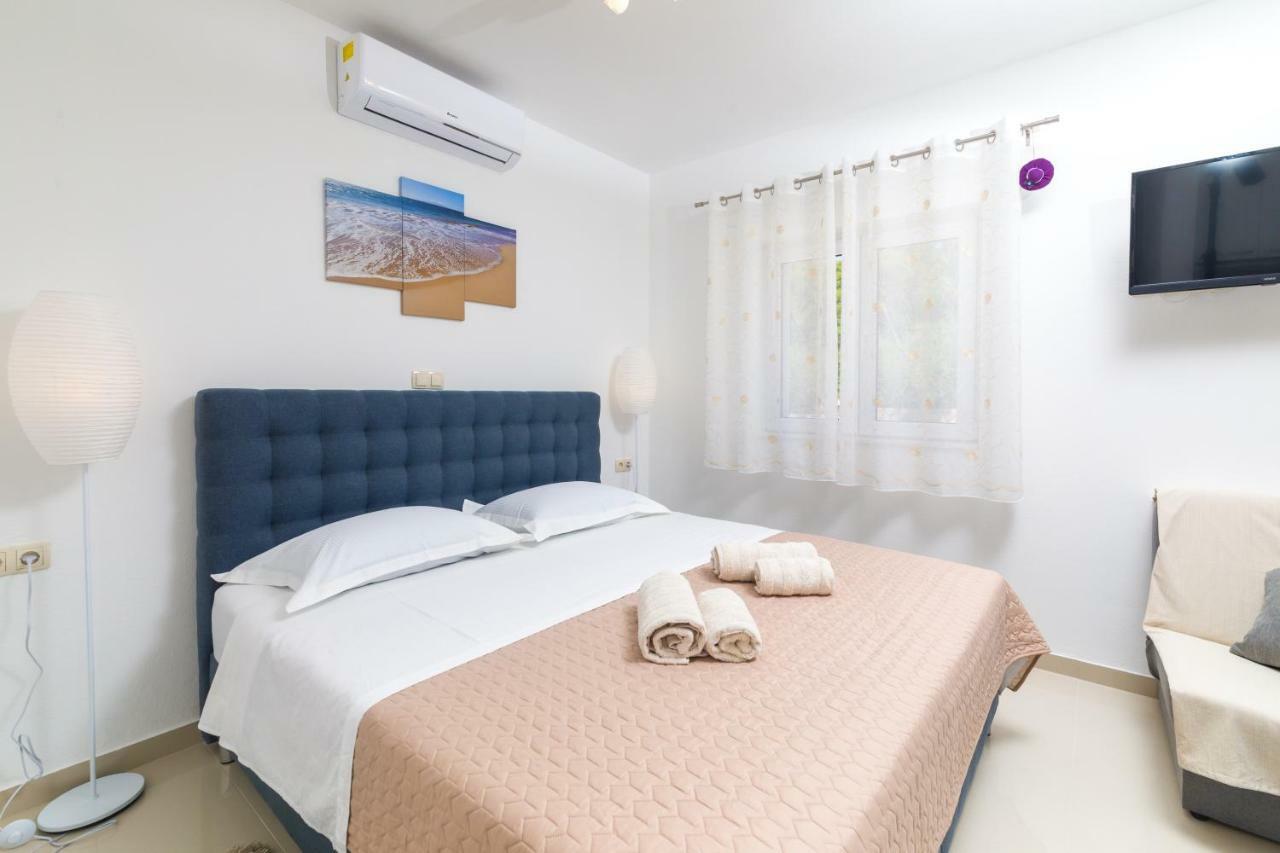Guest House Marinna 브로보스카 외부 사진