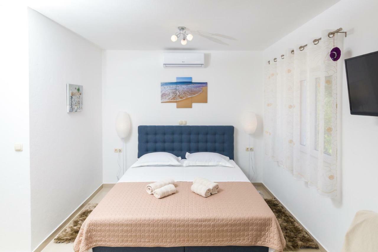 Guest House Marinna 브로보스카 외부 사진